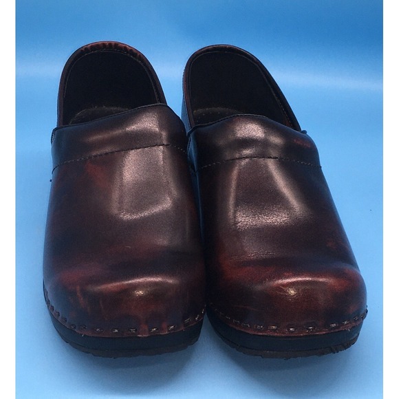 L.L. Bean Shoes - LL Bean Womens Slip On Clogs Maroon Marbleized Leather Shoes Size 7.5